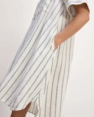 The Daytripper Dress in Linen | Bone/Navy