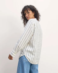 The Henley Shirt in Linen | Bone/Navy