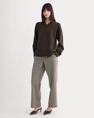V-Neck Sweater in Extrafine Luxe Merino | Coffee Bean