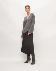 The Classic V in Cashmere | Heather Charcoal