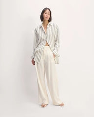 The Boyfriend Shirt in Linen | Bone/Navy