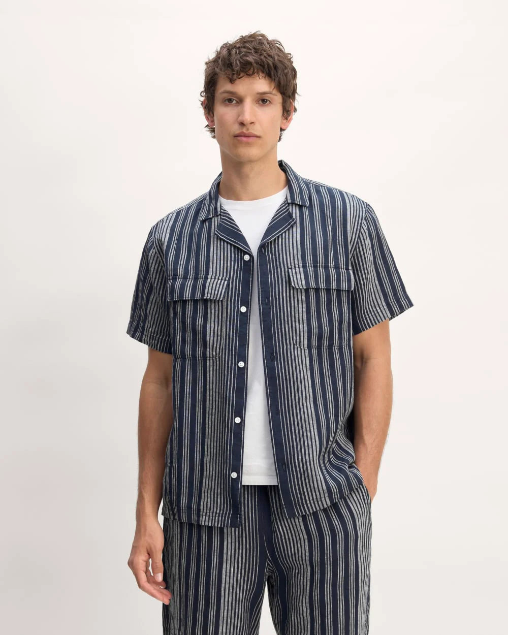 The Resort Shirt in Linen | Navy / Bone