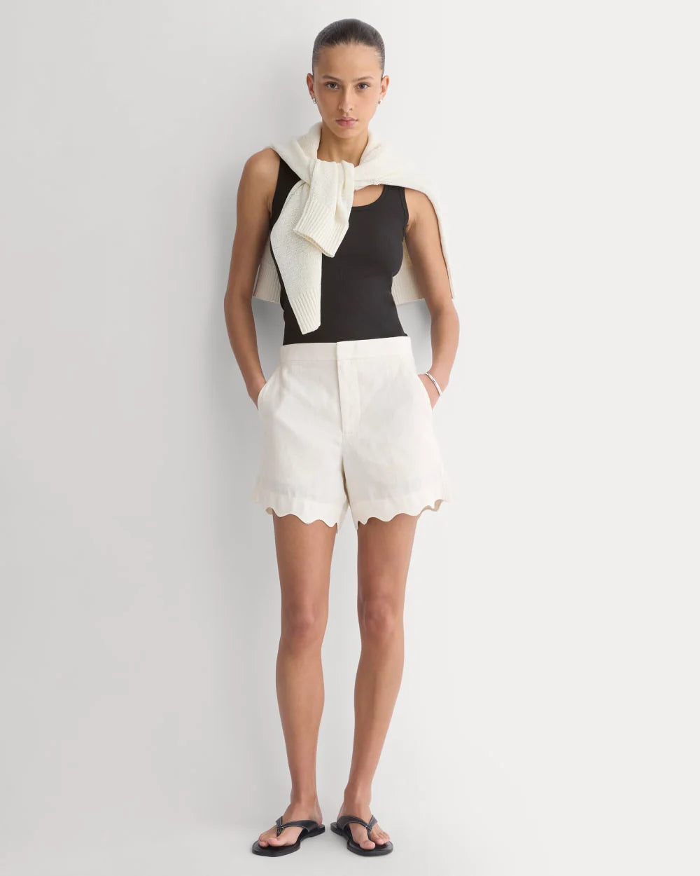 Scalloped Edge Short in Linen | Bone