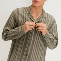The Relaxed Linen Long-Sleeve Shirt | Seagrass / Kalamata